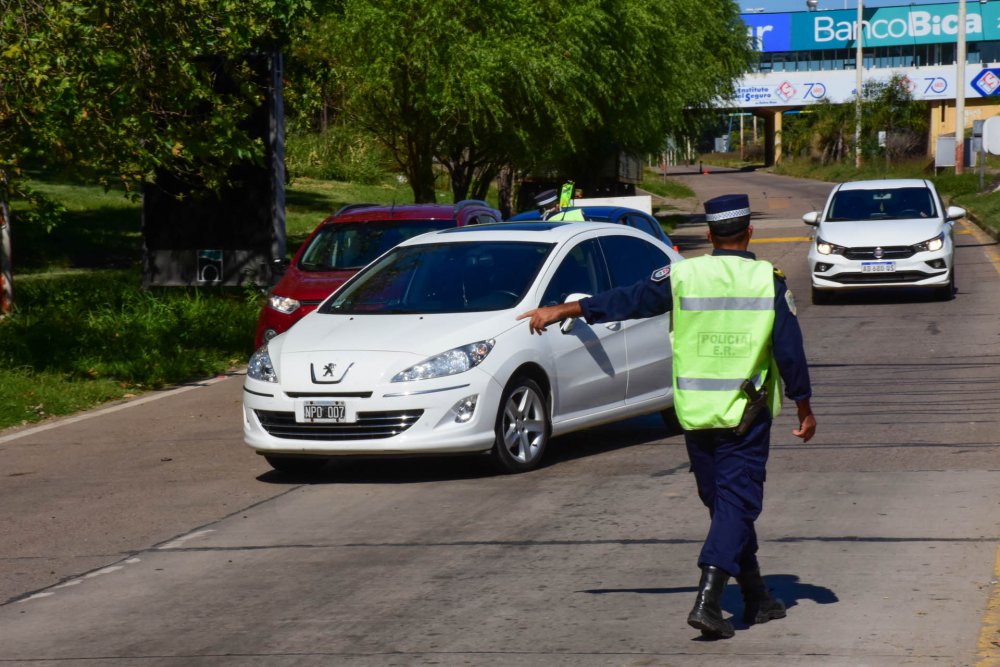 Disponen la presencia de 400 policías en los 19 puestos camineros de la provincia para garantizar seguridad vial